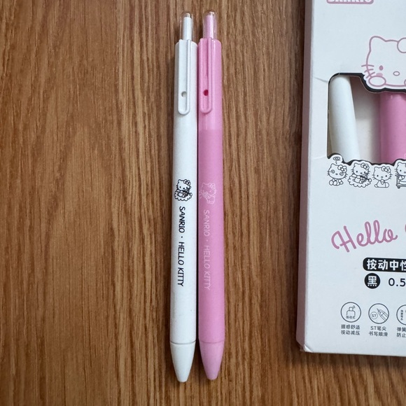 {Hello Kitty} bundle - Picture 6 of 16